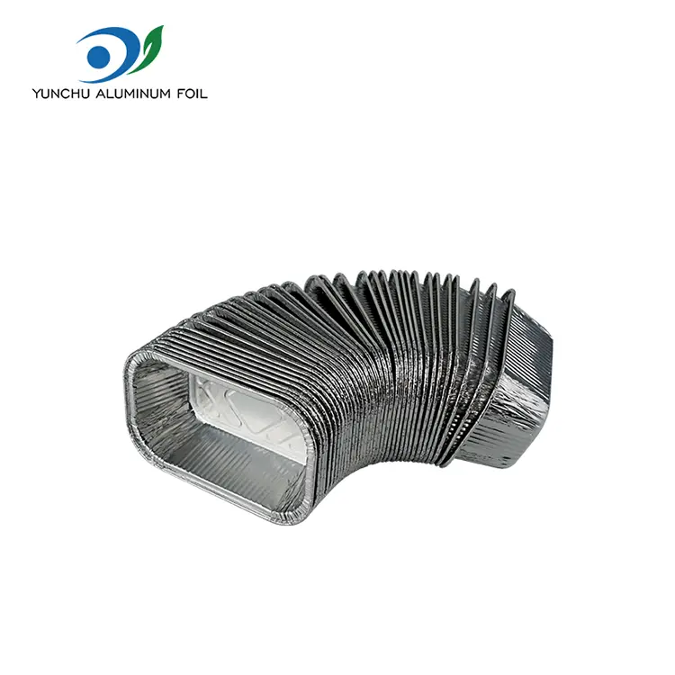 Ruudukas õhu praepann, mis toitlustab hõbedase alumiiniumfooliumi anumaid